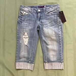 NWT Vigoss  distressed shorts